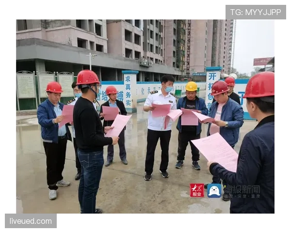 练俊杰出门随手一包就能开我半年工资，这种人类差距怎么活